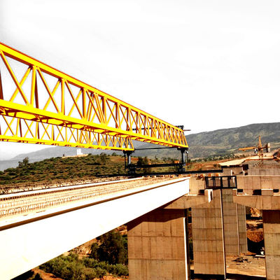 100Ton Girder Launcher Crane Railway Building Usage 5m / Min للطريق السريع