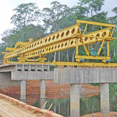 5m / Min Beam Launcher Crane Segmental Bridge إطلاق آلة 500kn